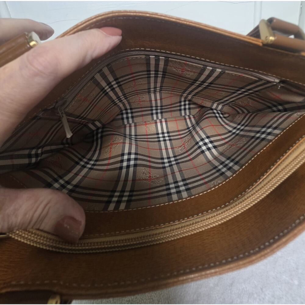 Burberry Brown Tote Bag Zip Top Check Lining Gold Hardware Inner Pockets - Picture 6 of 10
